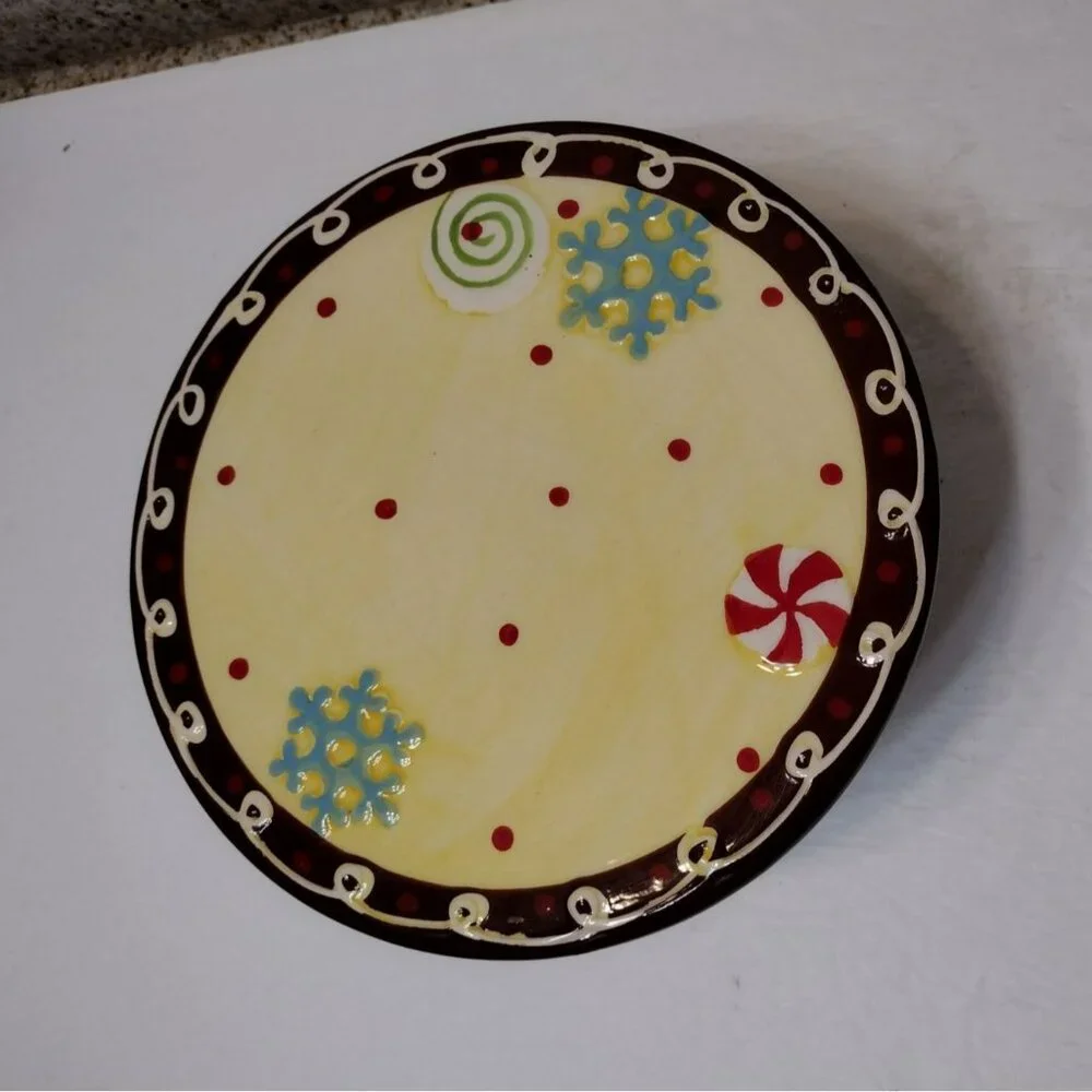 Hand-Painted Ceramic Cake Stand With Festive Design 8